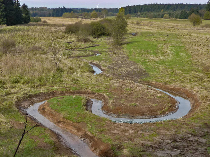 renaturierter Bachlauf nach Vorbild historischer Karten