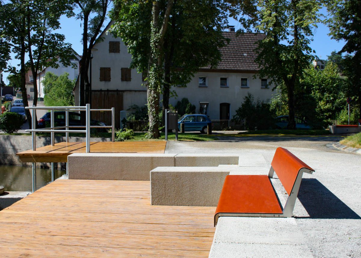 Uferterrasse mit barrierefrei zugänglichem Podest